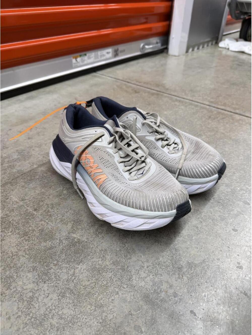 Hoka one one bondi 7 wide grey and navy running gym shoes size 9.5 WOMENS